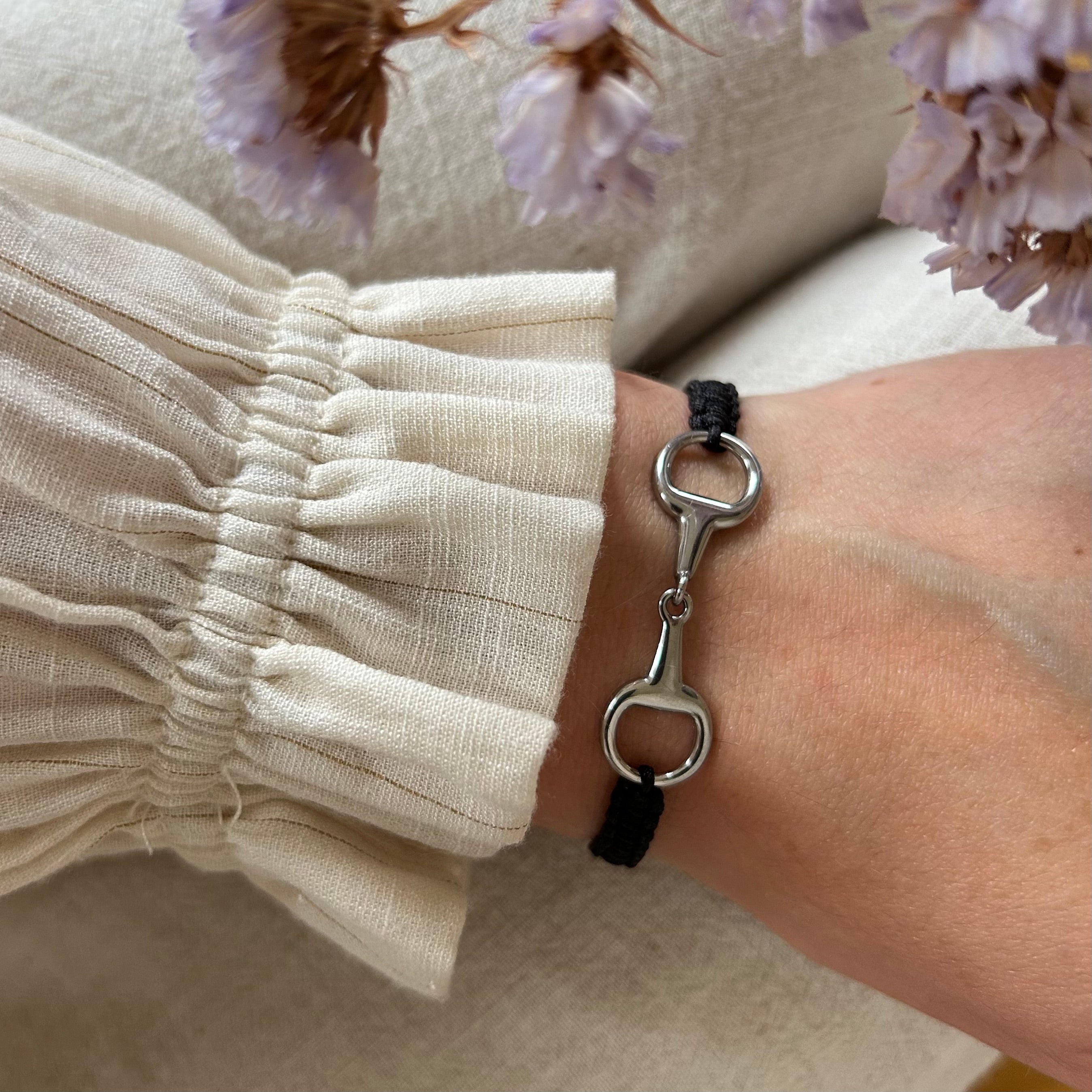 Takamaka - Bracciale in acciaio con morsetto e strass dorati