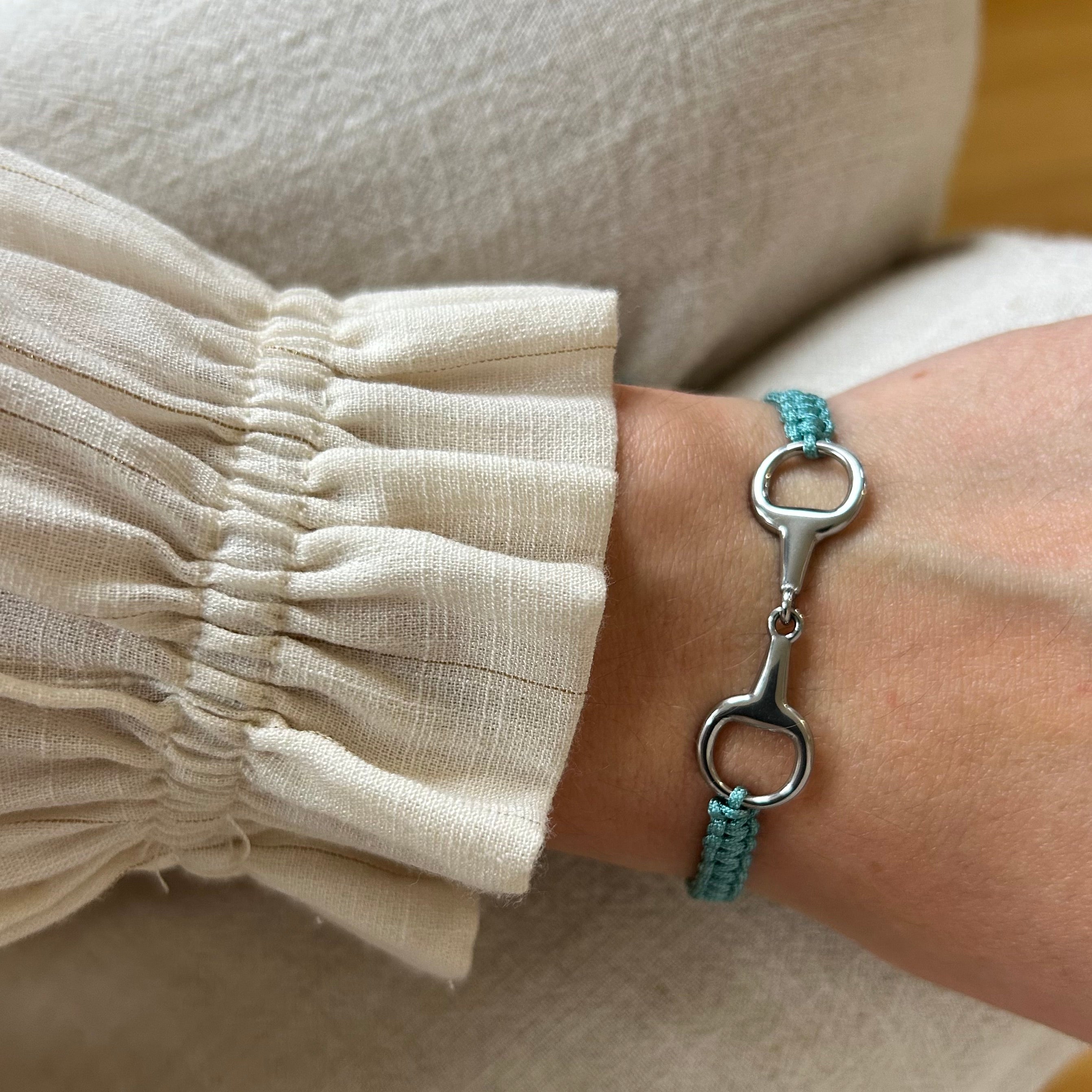 Takamaka - Bracciale in acciaio con morsetto e strass dorati