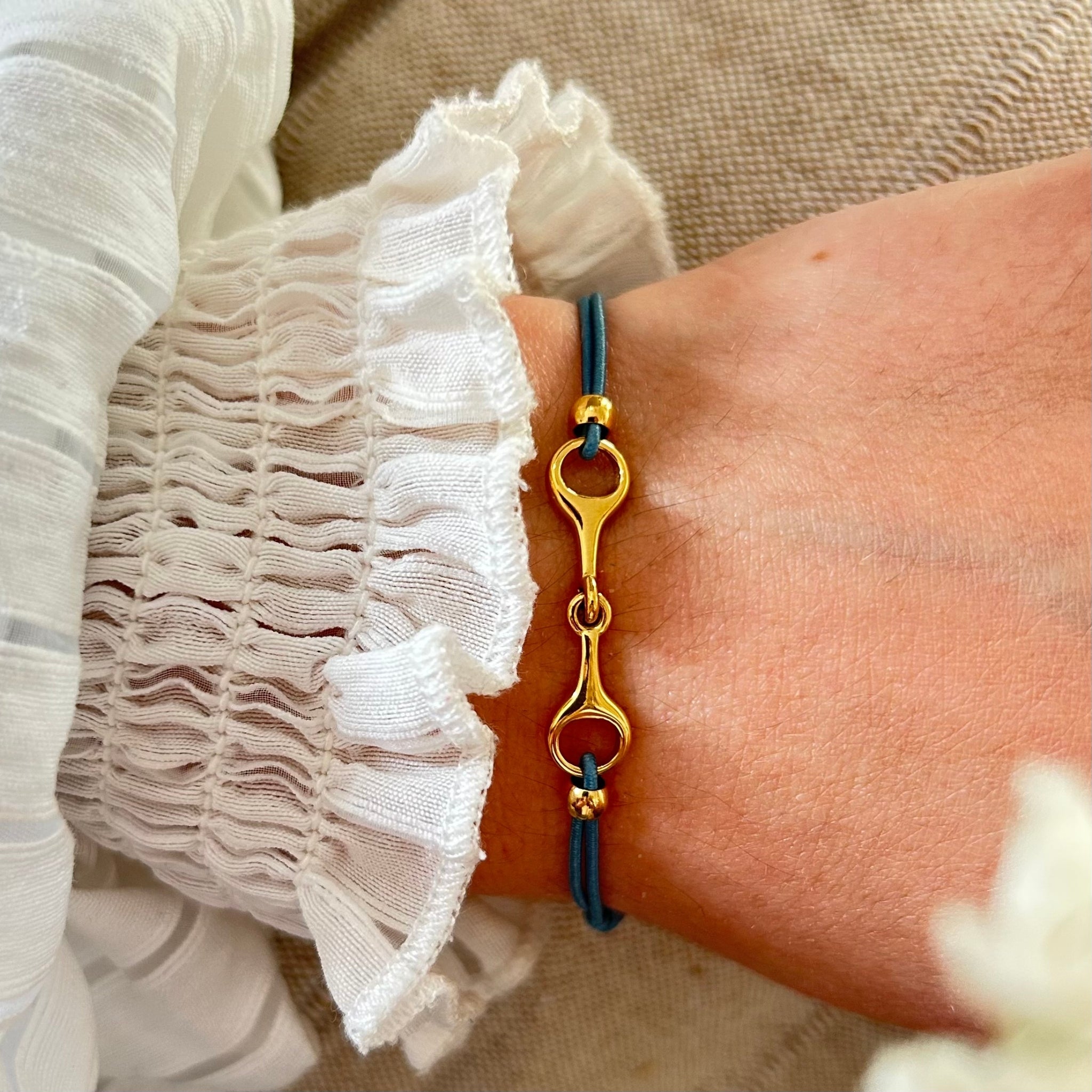 Leo - Elastic bracelet with bit