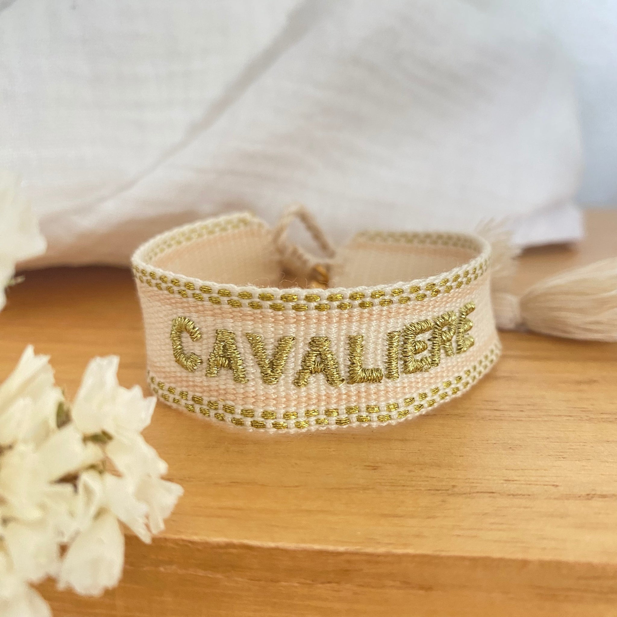 Bracelet Cavalière beige posé