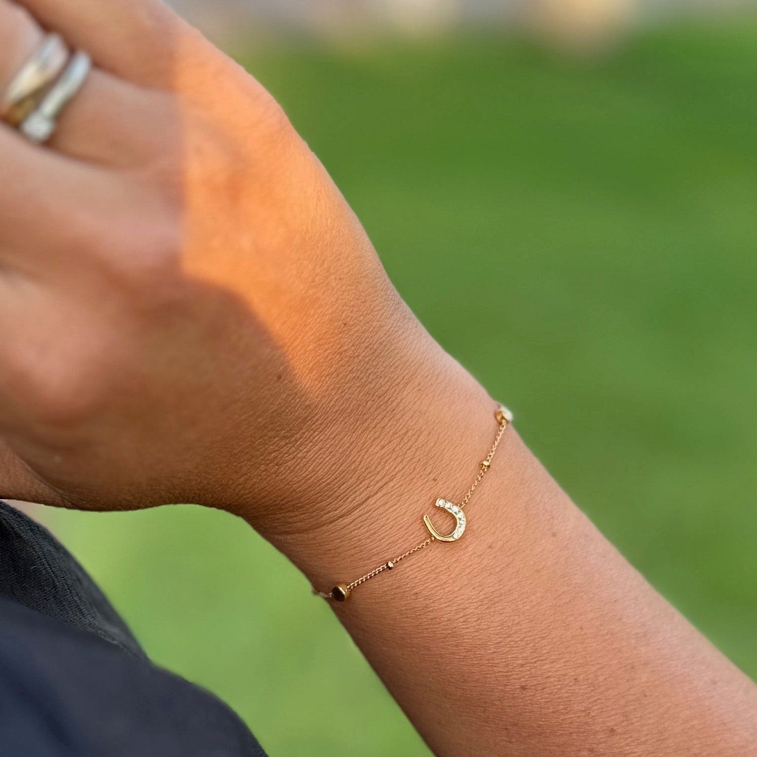 Bracelet Véga doré porté