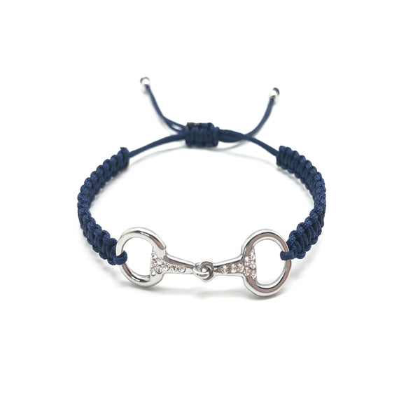 Bracelet bleu marine tréssé avec un mors orné de strass  idéal pour les cavalière qui monte à cheval dans une écurie ou en centre équestre 