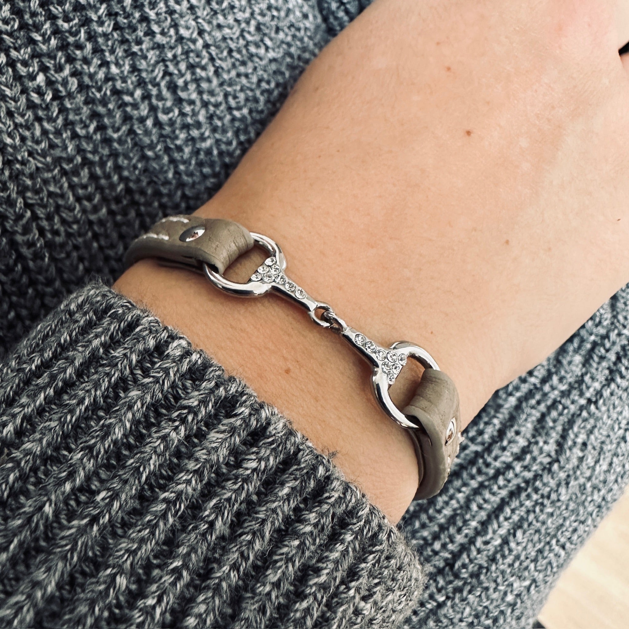 Fano without rhinestones - Single turn leather bracelet