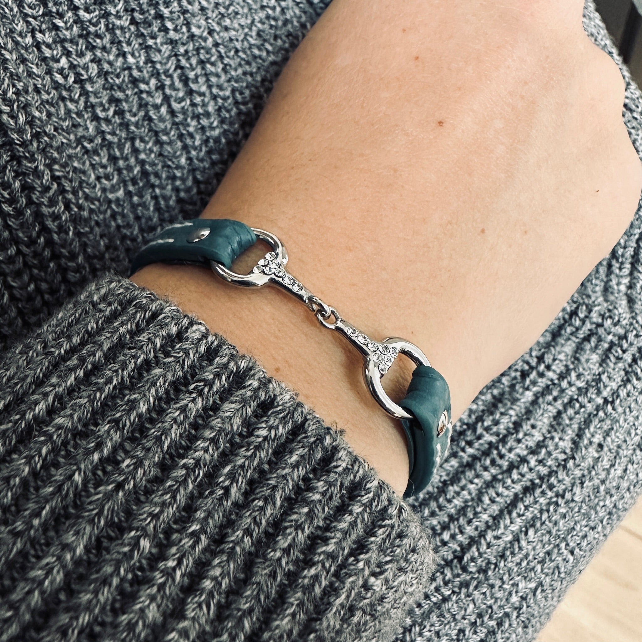 Fano without rhinestones - Single turn leather bracelet