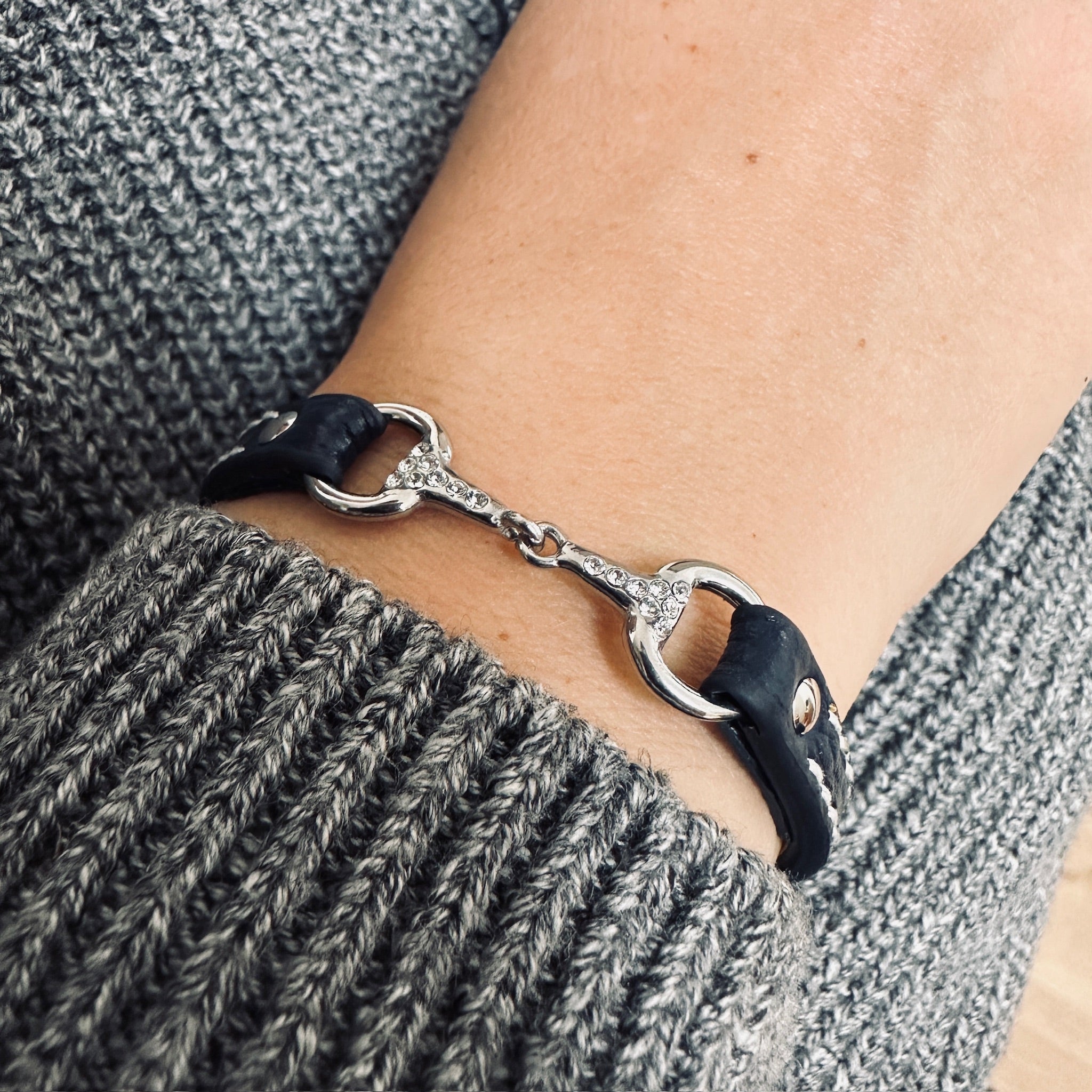 Fano without rhinestones - Single turn leather bracelet